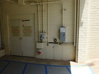 T-Mobile Camo in Palos Verdes Estates, California
T-Mobile BTS Appleton plug (along side Verizon's Appleton plug).
Keywords: t-mobile palos verdes estates