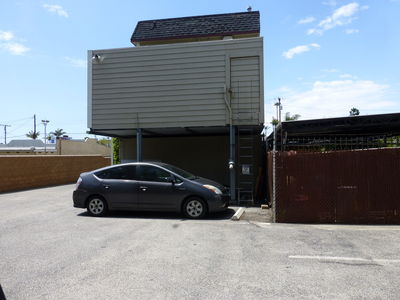 Chimney Site with Elevated BTS Platform - Hermosa Beach, California
This site features a chimney to hide the antennas (except from behind) and an elevated BTS equipment cabinet platform.
Keywords: chimney elevated platform bts hermosa beach