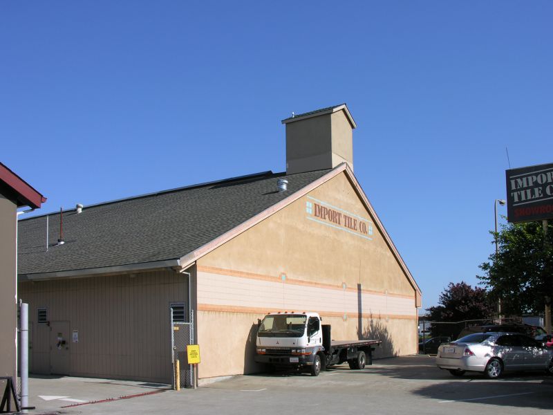 Barn There; Done That
Verizon's site equipment is located behind the well-marked door inset in the driveway.  Notice the GPS antenna at the roof of the antenna enclosure...it should have been located inside the antenna housing.
Keywords: verizon berkeley camouflage gps