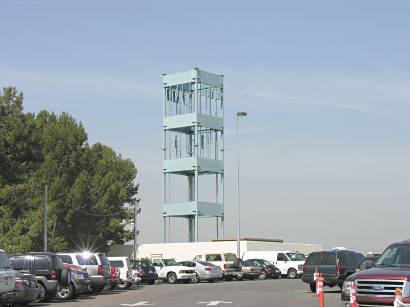 Good signal track(ing)
This is the multi-carrier radio tower at the Irvine, California AMTRAK station.
Keywords: irvine california amtrak station