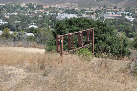 H is for Antenna
Sprint's Nextel cabinets are outdoors adjacent to the building, and its antennas are on H-Frame mounts (this group of Nextel legacy antennas shines west along US1010).
Keywords: sprint nextel h-frame antennas