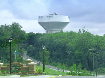 Righty Tighty, Lefty Loosey
Water tank site or giant doorknob in Maryland.
Keywords: water tank maryland