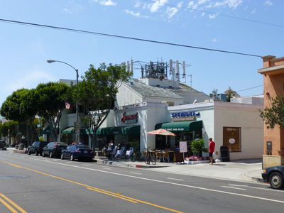 AT&T Site Undergoing a 4G Upgrade
This site, at 703 Montana in Santa Monica, California is undergoing an upgrade to 4G.
Keywords: santa monica montana at&t 4g