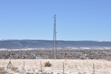 Big Steel over Las Vegas (New Mexico, that is)
This multi-carrier tower serves much of Las Vegas, New Mexico.
Keywords: Las Vegas,new mexico,lattice,tower,carrier