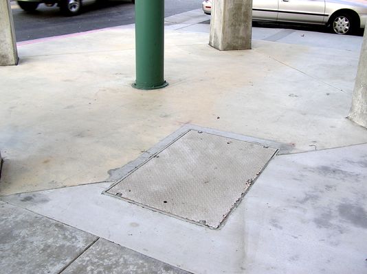 Cable Pulling Vault: Sprint's San Dimas Water Tank
The cables from the BTS to the antennas pass through this pulling vault, then go up the legs of the tank to the antennas.
Keywords: sprint san dimas water tank cable pulling vault