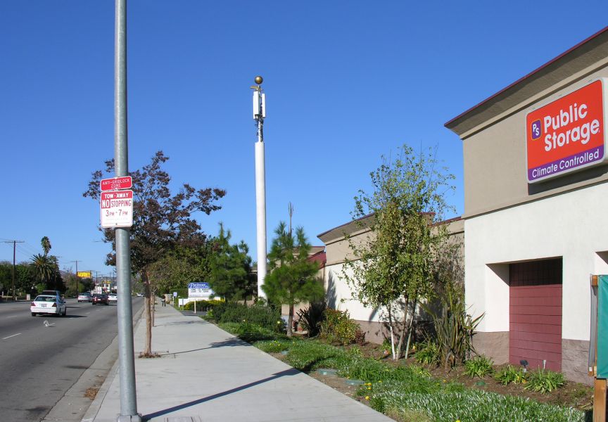 Almost a Flagpole Site
The panels are missing at this flagpole site in the San Fernando Valley (Los Angeles, California).
Keywords: flag pole flagpole