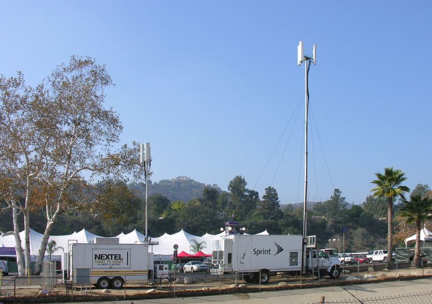 2008 Rose Bowl Herd
Here are Nextel's and Sprint's COWS at the 2008 Rose Bowl Game.   These cows are penned on the west side of the Bowl across the wash from the south parking lot. Goal-to-Goal in under a second!
Keywords: Nextel Sprint Rose Bowl 2008