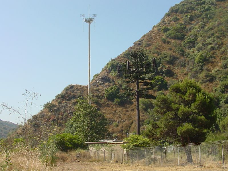 Getty Center exit of the I-405 in Los Angeles circa 2001
This is the multi-carrier site at the Getty Center exit of the I-405 in the Sepulveda pass.
Keywords: getty center i-405 sepulveda pass