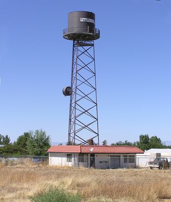 Drunk Tank?
Verizon's 'drunk tank' in Littlerock, California.
Keywords: littlerock california verizon faux water tank drunk