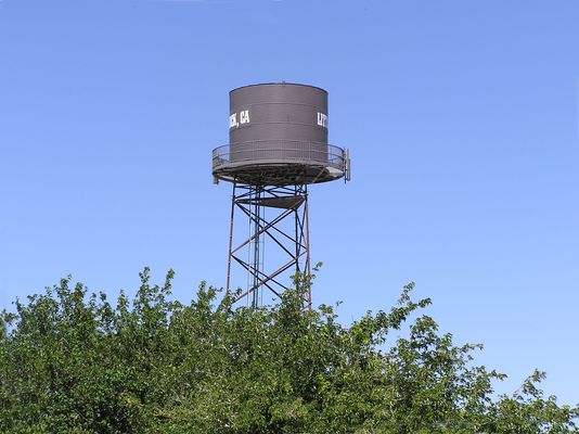Drunk Tank?
This series of photos of an interesting Verizon faux water tank in Littlerock, California suggests that perhaps something was amiss when the tank was installed on the legs.  Quite an interesting way to mate things.
Keywords: littlerock california verizon faux water tank drunk