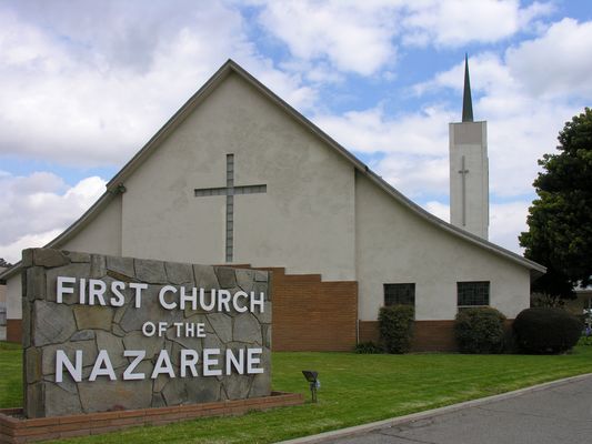 Blessed be the Signal From On High
Verizon's antennas are in the bell tower of this church in Pomona, California.
Keywords: First Church of the Nazarene pomona california verizon bell tower