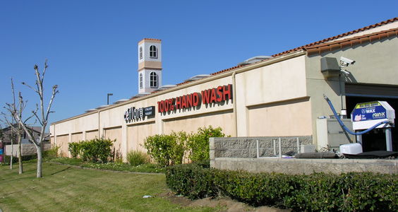 That's one clean signal!
A T-Mobile site at a car wash in Buena Park, California.
Keywords: t-mobile buena park car wash