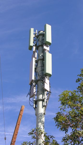 Awful AT&T Antennas
This rather awful antenna site, from AT&T wireless, is located at 10239 1/2 Vassar in Canoga Park, California.  The dual band antennas use tower mounted amplifiers to enhance weak signal reception.
Keywords: attws at&t dual band tma tower mounted amplifier 10239 1/2 vassar canoga park california