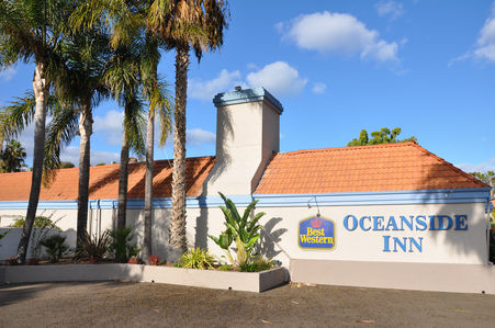 Sprint's Signal is SMOK'N!
This is a faux chimney site, built by Sprint, in Oceanide, California.
Keywords: faux,chimney,oceanside,california,sprint