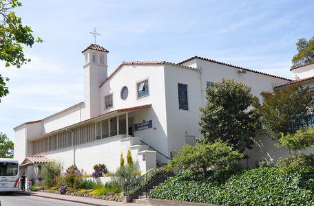 Outstanding T-Mobile Church Site
This is a photograph of T-Mobile's outstanding installation in the exiting bell tower of the Piedmont Community Church in Piedmont, California.  The antennas are hidden behind the faux vents.  T-Mobile originally proposed a faux stained-glass design, but the City's planners wisely opted for the vent design far more in keeping with the normal look of a bell tower.
Keywords: piedmont california t-mobile church bell tower