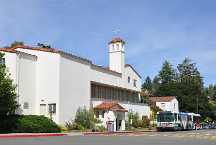 Outstanding T-Mobile Church Site
This is a photograph of T-Mobile's outstanding installation in the exiting bell tower of the Piedmont Community Church in Piedmont, California.  The antennas are hidden behind the faux vents.  T-Mobile originally proposed a faux stained-glass design, but the City's planners wisely opted for the vent design far more in keeping with the normal look of a bell tower.
Keywords: piedmont california t-mobile church bell tower
