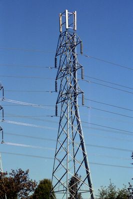 Cell site crowning a power transmission tower
This cell site, in Walnut Creek, California, is atop a PG&E power transmission tower.
Keywords: Walnut Creek California PG&E power transmission tower.