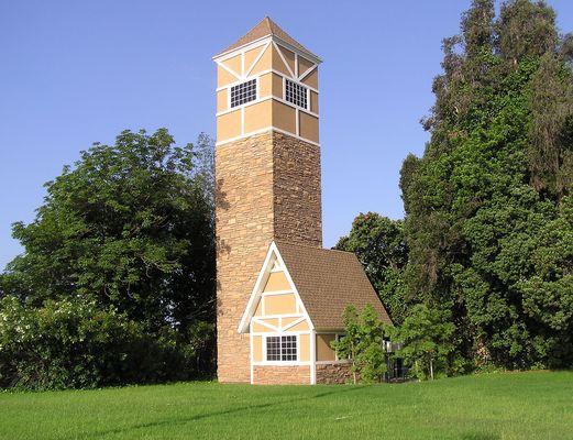 No Dead Zones Around This Site
Cingular's very slick stand-alone site is located on the grounds of a cemetery.
Keywords: cingular cemetary