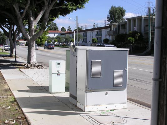 Equipment Cabinets, GPS and LMU antennas
Cingular's equipment cabinets are mounted in the hardscape area between the curb and sidewalk.
Keywords: Cingular bts gps