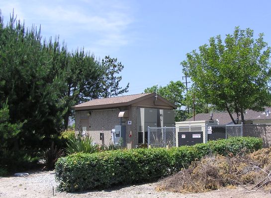I feel the power in Claremont, California (2 of 2)
This is Verizon's equipment building for its church cross antenna site off I-210 in Claremont, California.  Note the gas power generator mounted adjacent to the equipment building.  Verizon seems to be adding gas gens where permitted to allow for uninterrupted service in the event of a local power failure.
Keywords: verizon camo church claremont california