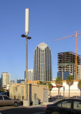 Parking Lot Light Standard Site
This is a Nextel site atop a parking lot light standard located on USN property in San Diego, California.
