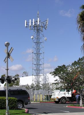Nextel's Interesting Lattice Tower
A Nextel site using an interesting lattice tower to support its antennas and microwave antennas.
Keywords: nextel