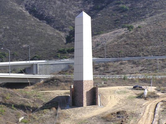 Obelisque du Signal
This cellular Obelisque is located at the interchange of California SR241 and SR133 in the City of Irvine, Calfornia. A similar but smaller wireless obelisque is located at The Spectrum in Irvine (a photo is on this site).

This view is from the SR133 N to the SR241 S connector.  It highlights the aircraft warning beacon on the top of the obelisque.
Keywords: obelisque irvine aircraft