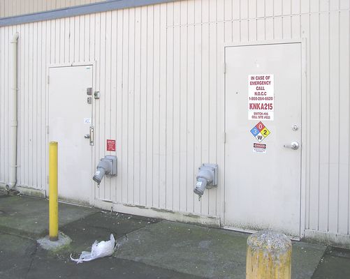 Co-location external generator sockets
When the commercial power fails, many carriers rely on portable power generators to keep cell sites operating.  Here are two generator sockets at a co-lo site (Verizon and AT&TWS [now Cingular]).
Keywords: Generator sockets