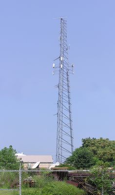 Cable TV Headend Cell Site
One of Comcast's cable television headend towers in the Philadelphia area supports cell panel antennas.
Keywords: cable tv television headend comcast tower philadelphia