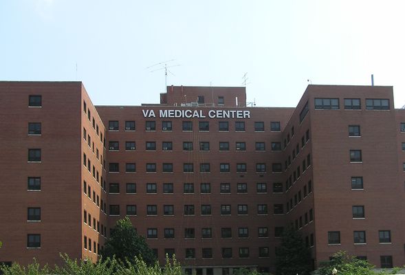 Multiple carriers on the roof of the VA Hospital in Philadelphia
Rooftop installation on the VA Hospital in Philadelphia.
Keywords: roof top rooftop va hospital philadelphia