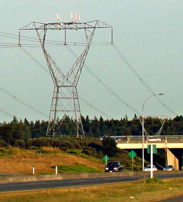 Cell site on power transmission pole
This site in located in British Columbia, Canada.
Keywords: british columbia canada power transmission pole