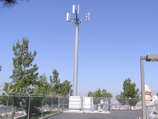 Single Carrier Monopole
Not much to say about this site.  It's a monopole that happens to be located at the top of a hill next to a water tank.
Keywords: monopole